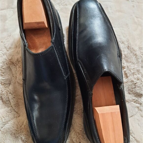 Kenneth Cole Black Leather Slip- Ons - Picture 2 of 12